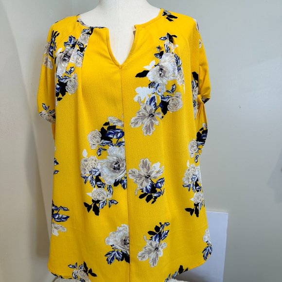 Ava & Viv Tops - Ava & Viv Yellow Floral Short Sleeve Top